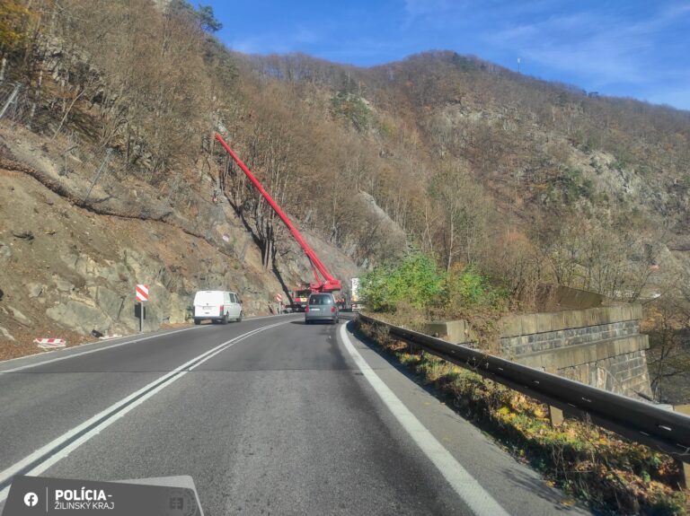 Pri Strečne vznikajú dlhé kolóny