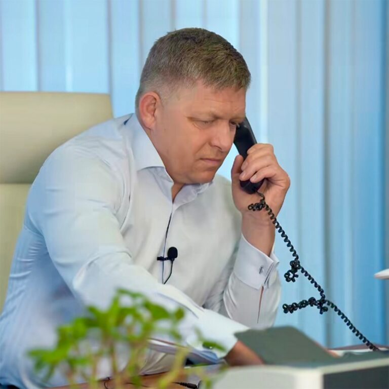 Fico telefonoval s Trumpom. Pripomenul mu, že aj jeho chceli fyzicky zlikvidovať