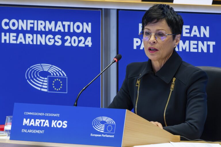 EÚ varuje Srbsko: Bez reforiem sa proces rozšírenia môže zastaviť