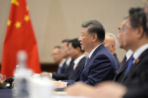 Čína varuje Litvu pred odvetnými opatreniami po vyhostení diplomatov