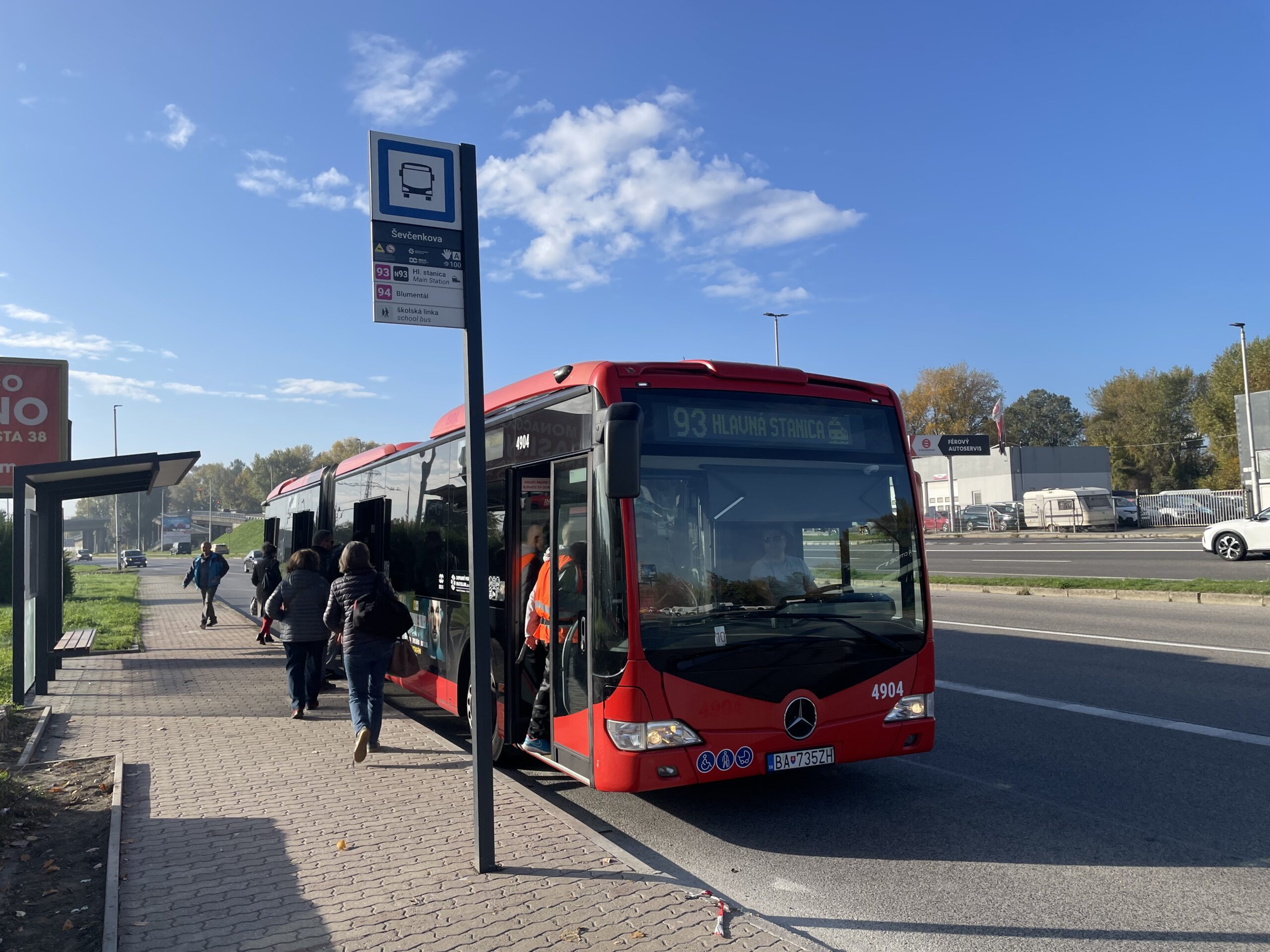 prístrešok mhd zastávka