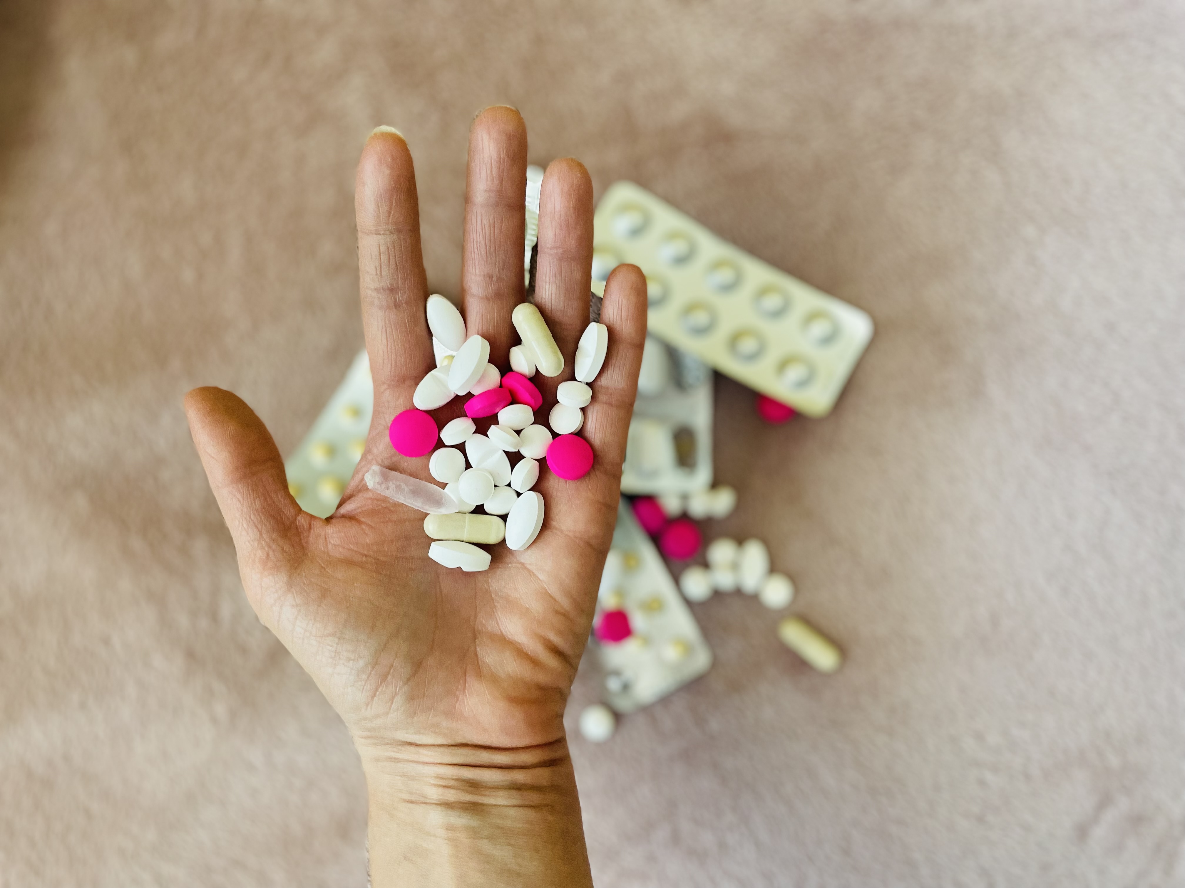 Zamestnávatelia varujú: Nová vyhláška obmedzí prístup k liekom