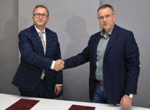 Výpovede lekárov i krízové situácie. Nemocnice riešia problémy podpisom memoranda