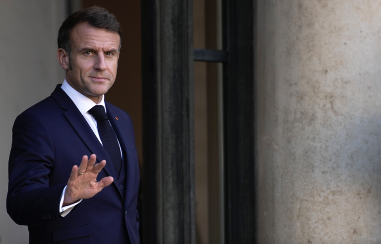 Francúzsko investuje do umelej inteligencie 109 miliárd eur, oznámil Macron