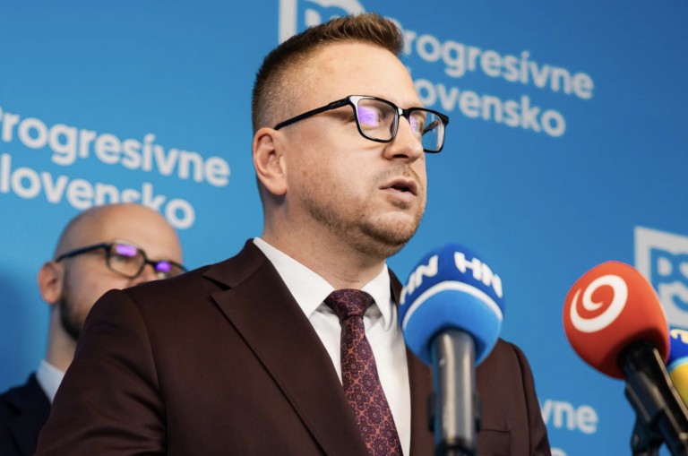 PS kritizuje ministra Ráža. Vo výstavbe diaľnice na Ukrajinu vidí zneužitie vojny