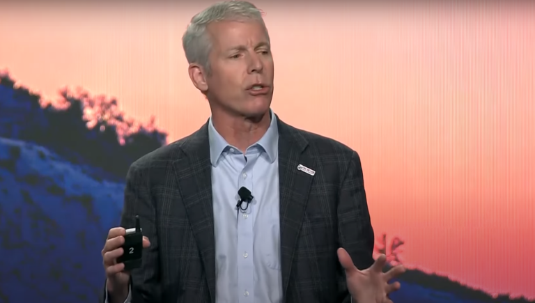 Novým Trumpovým ministrom energetiky bude klimaskeptik a ropný magnát