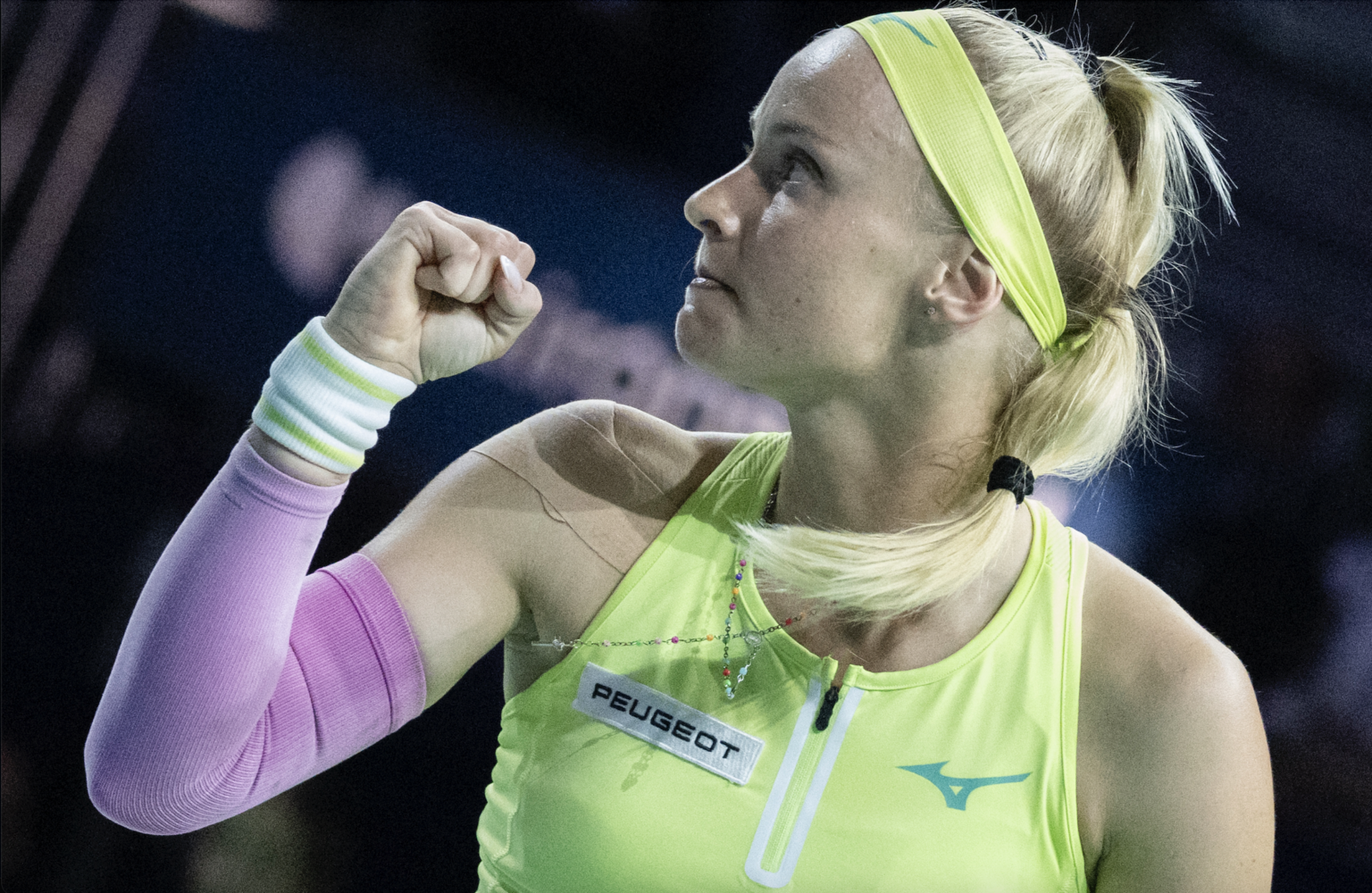 Rebecca Šramková odvracia úder Talianky Jasmine Paoliniovej. Foto: Martin Baumann/TASR