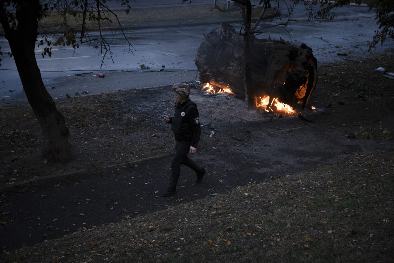 Škody po ruskom bombardovaní v Slovjansku na Ukrajine minulý mesiac. Ukrajina stráca územie na východe a jej sily v Rusku boli čiastočne zatlačené späť. Foto: Tyler Hicks/New York Times