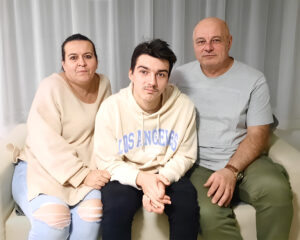 Hyperbarická komora prebrala Timoteja z bdelej kómy. Poisťovne sú na úhradu liečby skúpe