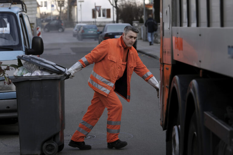 Prešov znížil frekvenciu vývozu odpadu. Nespokojní ľudia žiadajú vrátiť peniaze