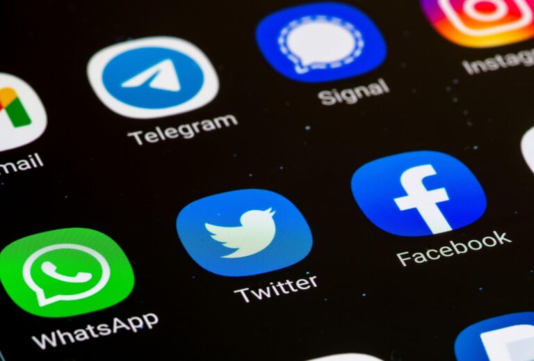 Nemecké úrady sú údajne pripravené na zasahovanie do volieb cez sociálne médiá