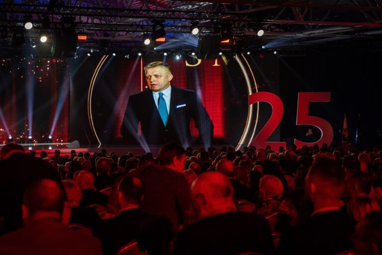 Fico otvoril otázku konca vlády a vyzval na prípravu na tento scenár