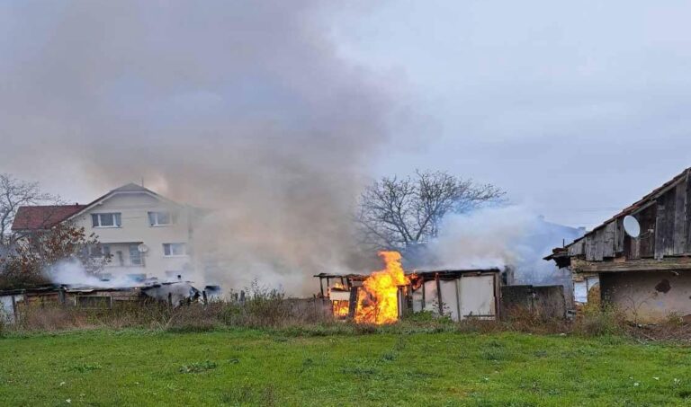 Požiar chatrče v Krásnej. Foto: František Klik