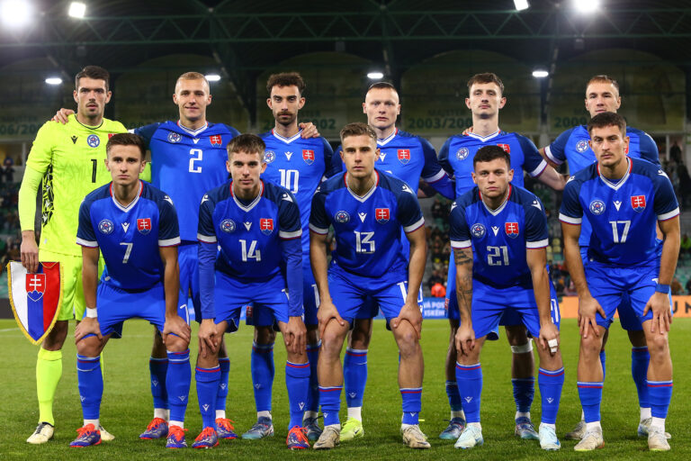 Základná zostava slovenskej futbalovej reprezentácie do 21 rokov pred prípravným zápasom medzi Slovenskom a Holandskom 14. novembra 2024 v Žiline. Foto: Daniel Stehlík/TASR