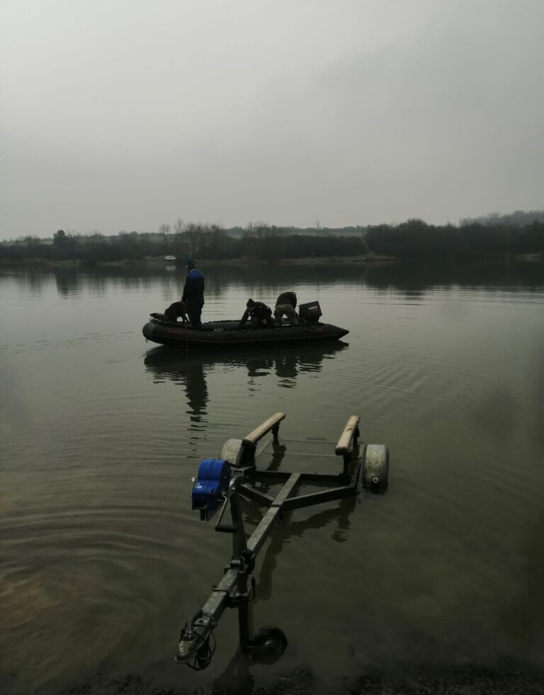Polícia ukončila rozsiahle pátranie po 19-ročnom mladíkovi, jeho telo našli v rybníku
