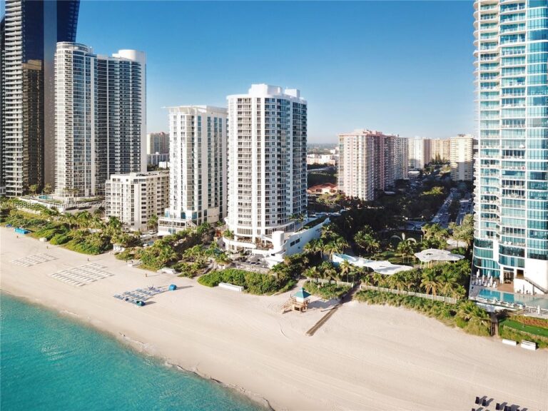Apartmánový komplex v Miami, kde má byt Bystrík Palovič. Foto: redfin.com 
