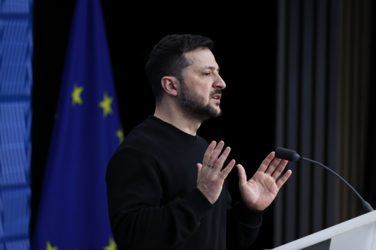 Na zaručenie prímeria by bolo potrebných najmenej 200-tisíc vojakov, vyhlásil Zelenskyj