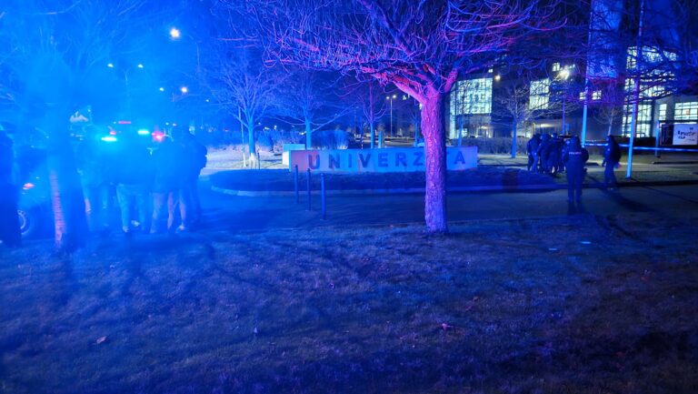 Česká polícia dostala hlásenie o streľbe na univerzite v Plzni, nakoniec sa nepotvrdila