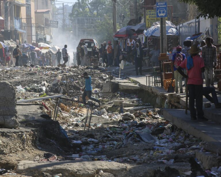 Masaker v haitskom slume Cite Soleil. Gangu padlo za obeť najmenej 110 ľudí