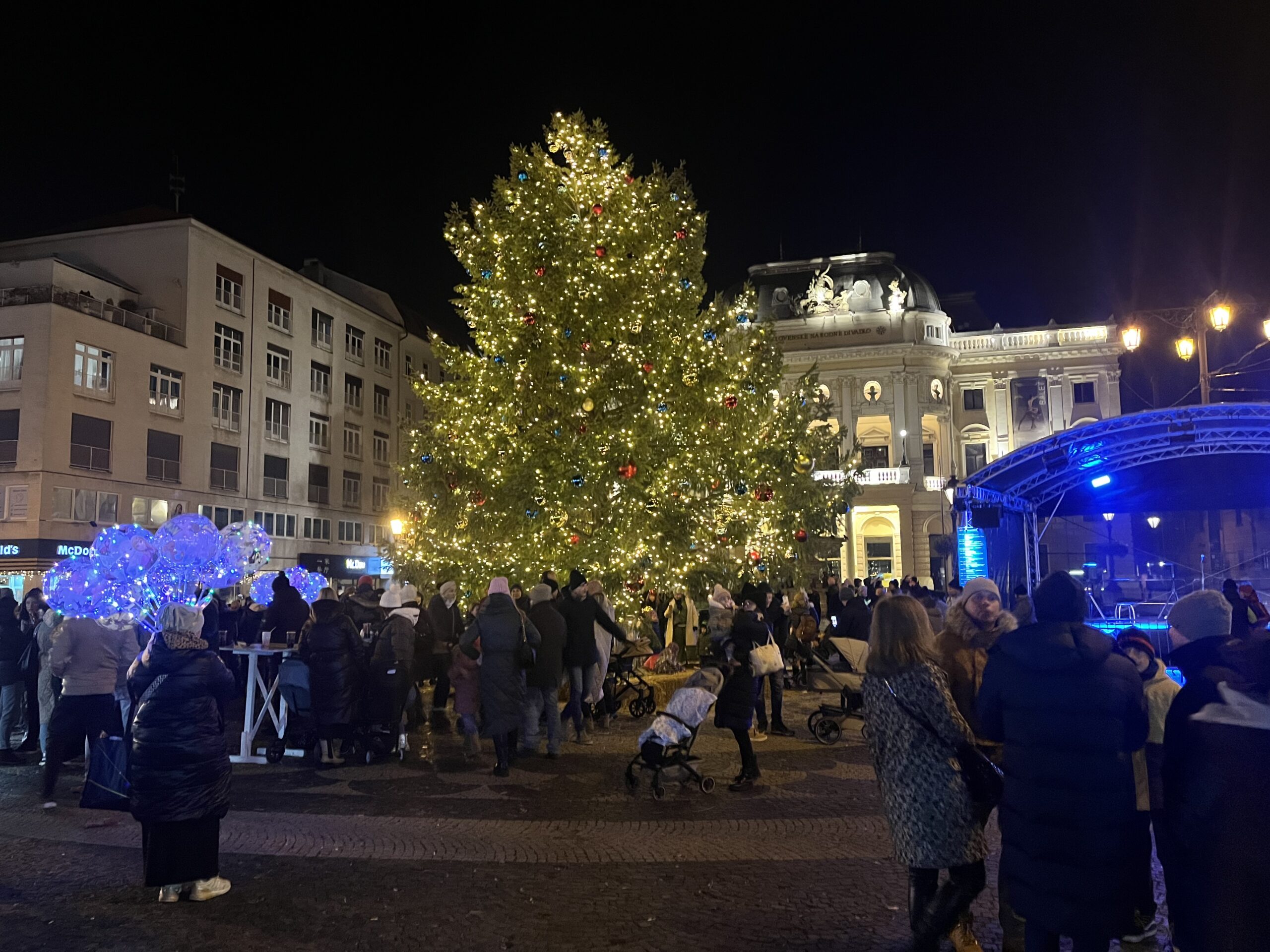 vianoce Hviezdoslavovo námestie