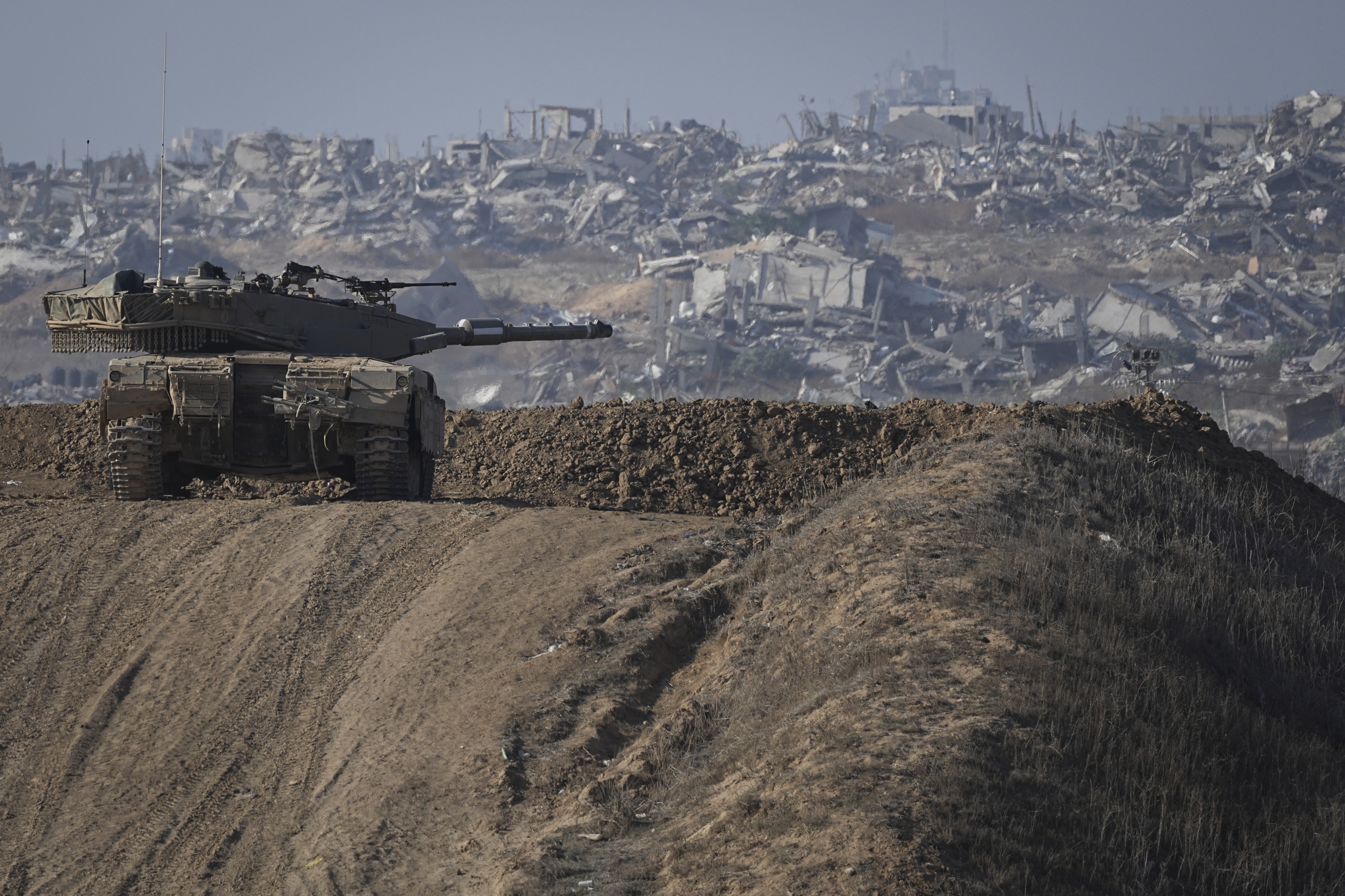 Izraelské tanky sa blížia k Damasku, zničili aj sýrske loďstvo