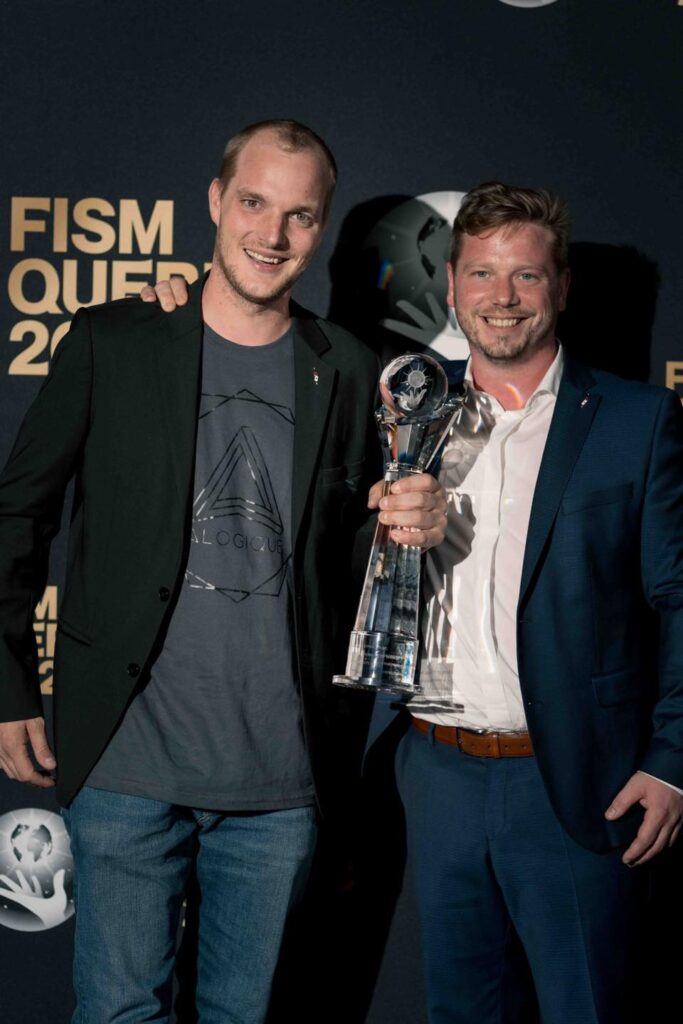 Víťaz Grand Prix na posledných majstrovstvách sveta v kanadskom Qeubecu, Belgičan Laurent Piron, na fotke vľavo. Zdroj FB FISM QUÉBEC 2022