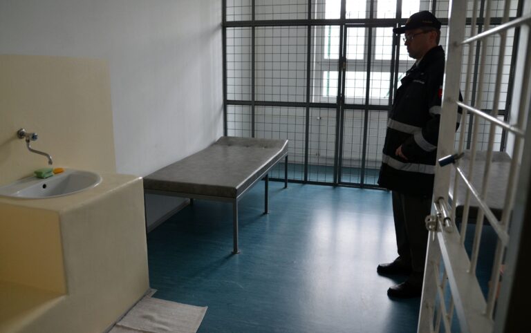 Kúsok od tragédie: Ďalší muž v cele sa pokúsil o samovraždu