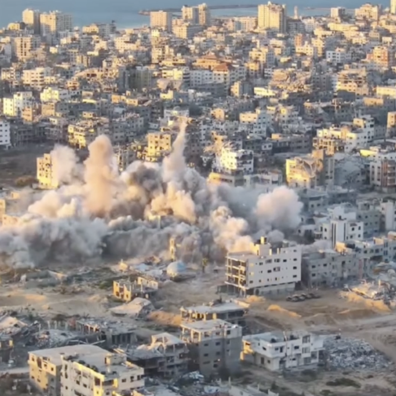 Niekoľko hodín po uzavretí prímeria zahynuli v Gaze pri bombardovaní desiatky ľudí