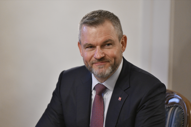 Pellegrini: Slovensku želám pred sviatkami pokoj, ale aj úsmev