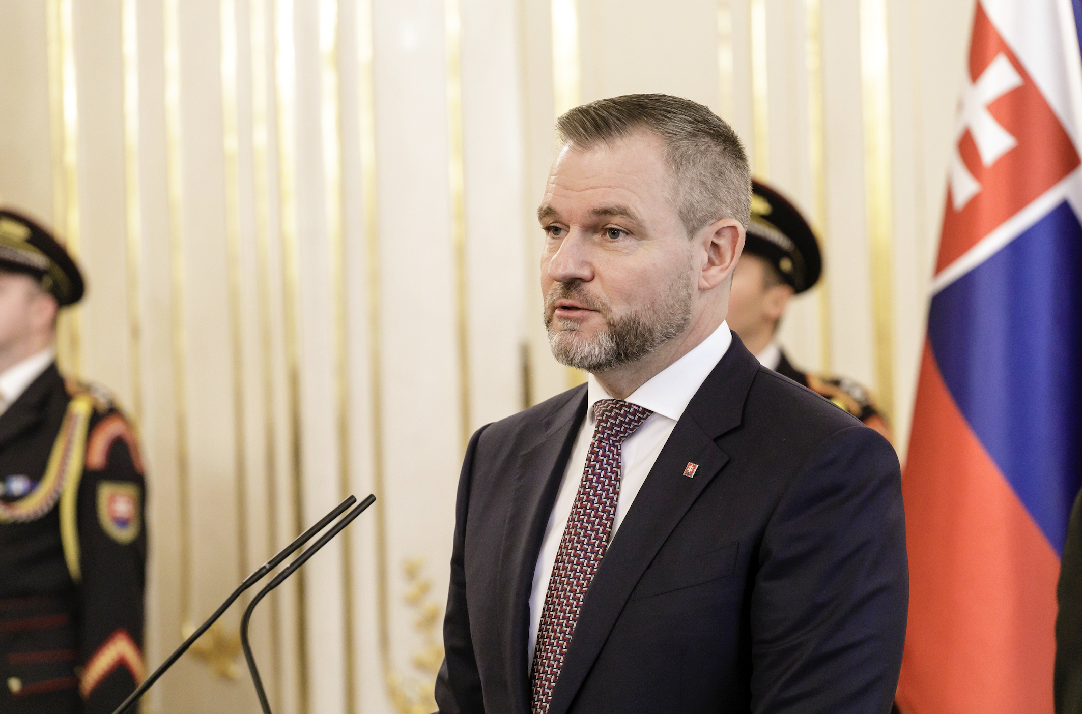 Politika je opäť v starých koľajach, neprebral nás ani atentát, vyhlásila hlava štátu