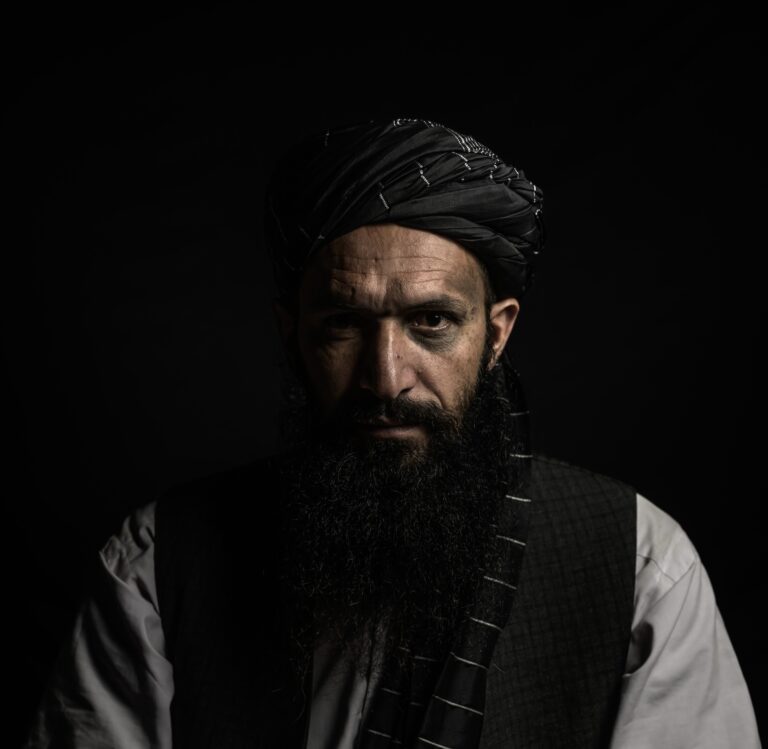 Mullah Osman Džawhari vo svojom dome v meste Waygal v provincii Núristán v Afganistane. Foto: Bryan Denton/New York Times