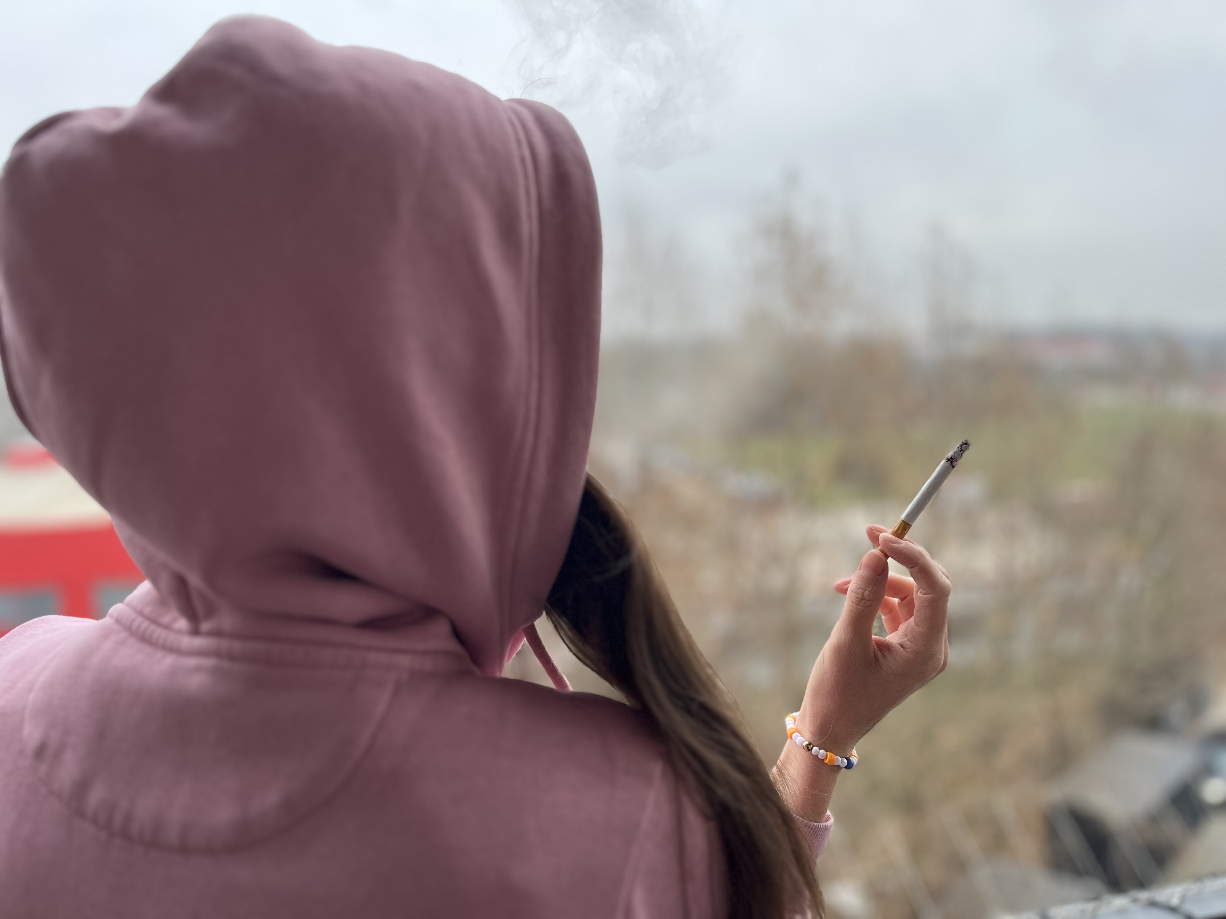 Mladiství problém so závislosťou podceňujú. Prezradili, že sa k cigaretám dostanú ľahko