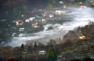 Zábavná pyrotechnika či zanedbaný komín. Na smogu sa výdatne podieľajú aj domácnosti