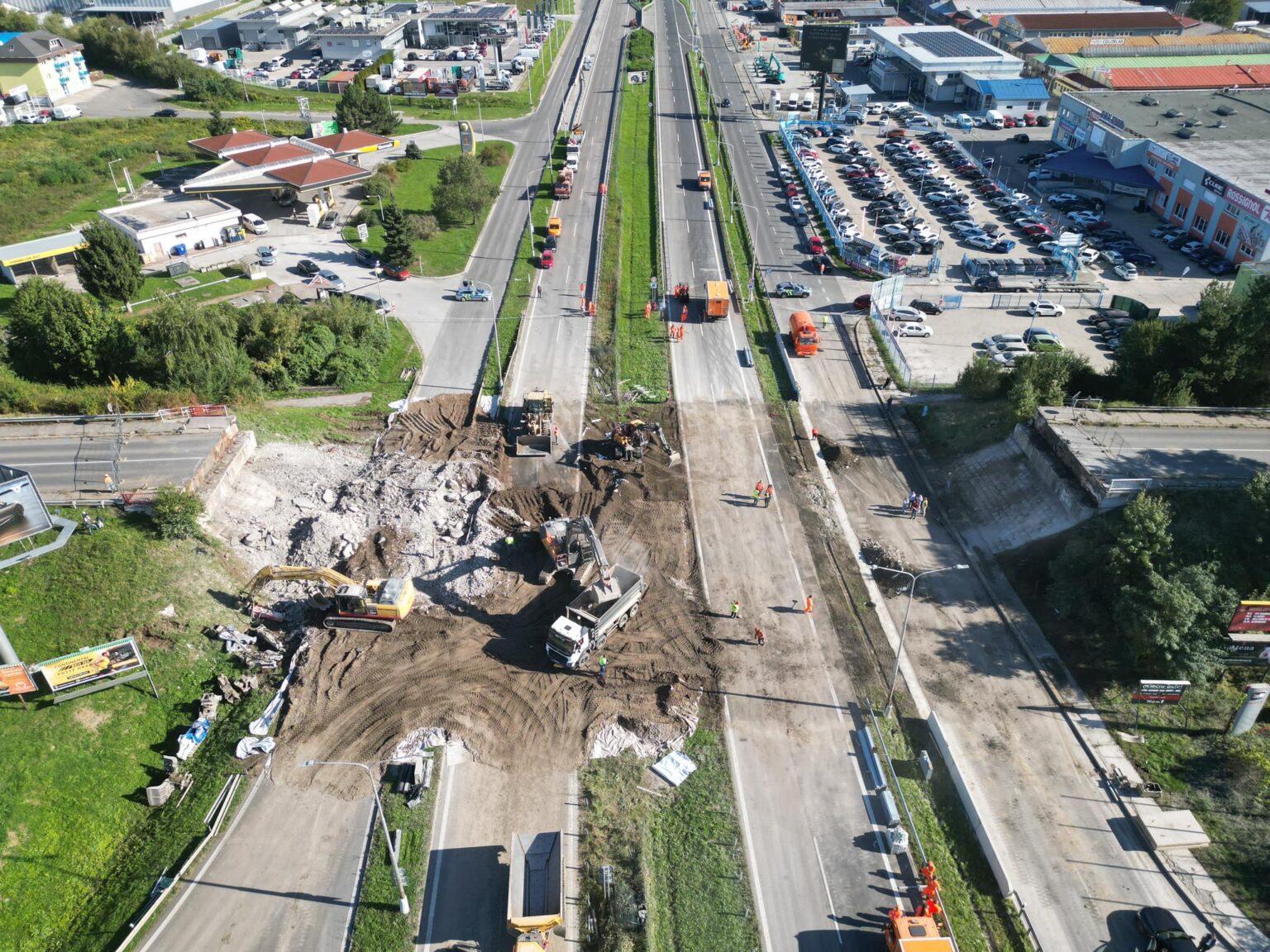 V Banskej Bystrici zbúrali dôležitý most. Mohol kedykoľvek spadnúť. Foto: Mesto Banská Bystrica
