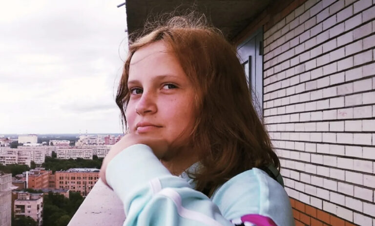 Ruská žiačka putuje do väzby potom, čo označila Rusov bojujúcich za Ukrajinu ako hrdinov