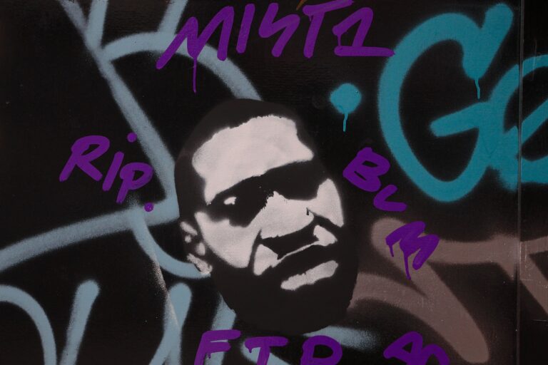 Chauvin získa právo preskúmať pitvu Georgea Floyda. Odvoláva sa proti rozsudku za vraždu