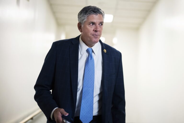 Dvojité zdanenie pre Američanov v zahraničí sa blíži ku koncu