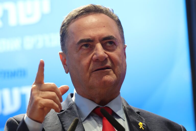 Izraelská dlhá ruka dosiahne aj do Jemenu, varoval húsíov Katz