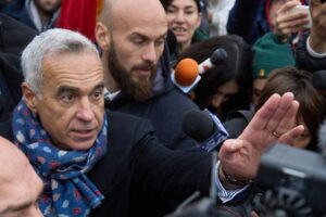 Atlantisti idú demokracii tvrdo po krku. A prečo je to samovražedná stratégia