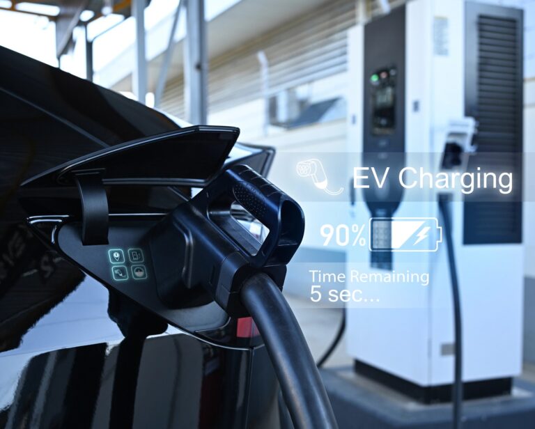 Elektrické auto na nabíjačke. Foto: DPphoto / Profimedia