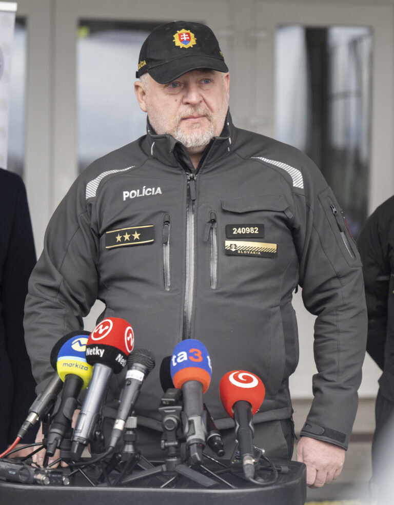 Rezort vnútra začal s pilotnou inštaláciou školských kamier