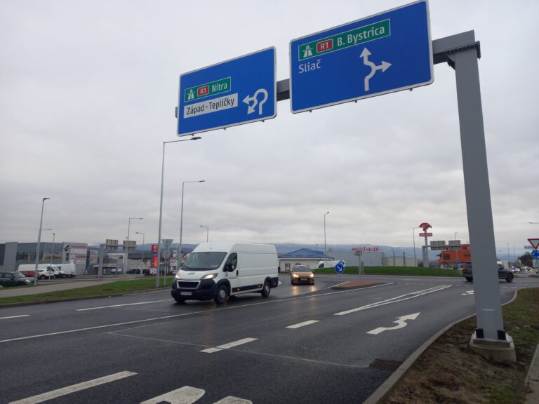 Nová turbo-okružná križovatka vo Zvolene. Foto: Mário Kaprálik