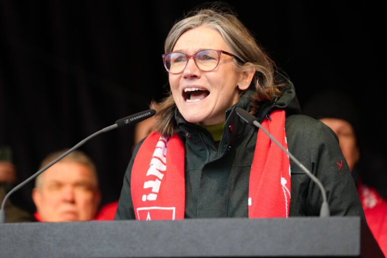 Šéfka nemeckých odborárov vyzvala na priemyselnú politiku nezávislú od Číny i USA