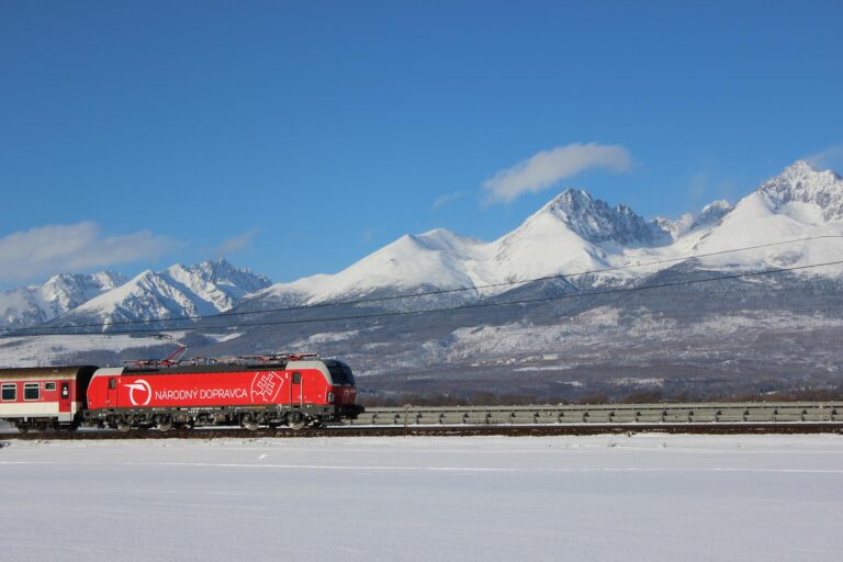 ÚHP: Pri terajšom tempe modernizácie budú trate hotové o 149 rokov