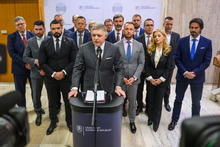 Ficova cesta do Moskvy vyvoláva kritiku viacerých členov vlády