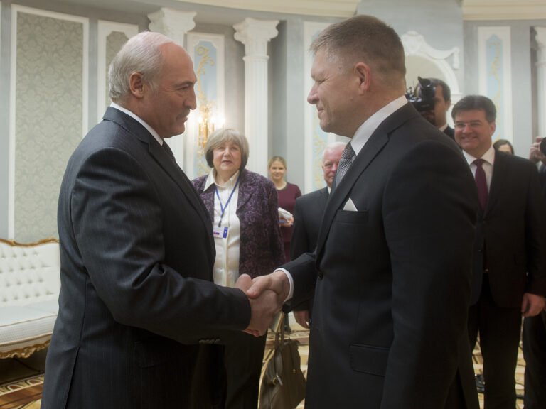 Lukašenko navrhol Ficovi a Pellegrinimu obnoviť spoluprácu v oblasti obchodu