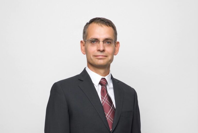 Splnomocnenec vlády vyzval na registráciu k voľbám do Rady vlády SR pre menšiny