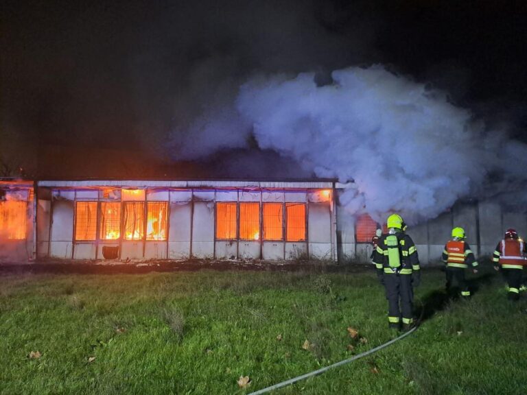 V Bratislavských uliciach horia unimobunky