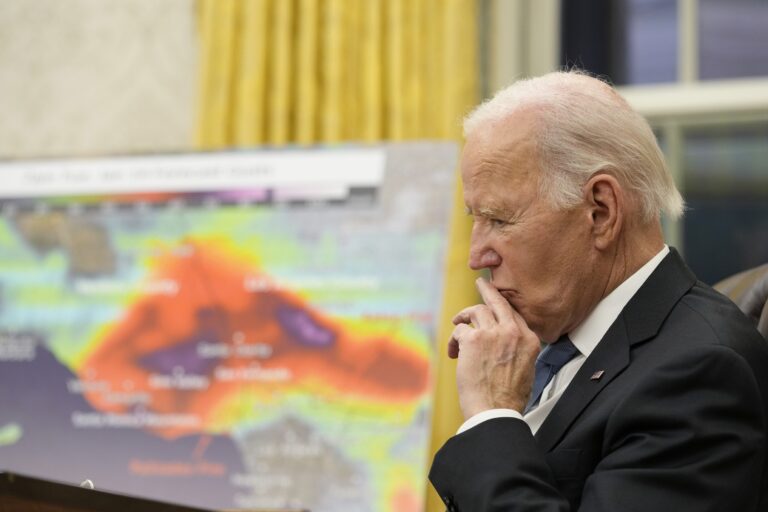 Joe Biden: USA prežívajú temné dni, výkonná moc rozoberá ústavu
