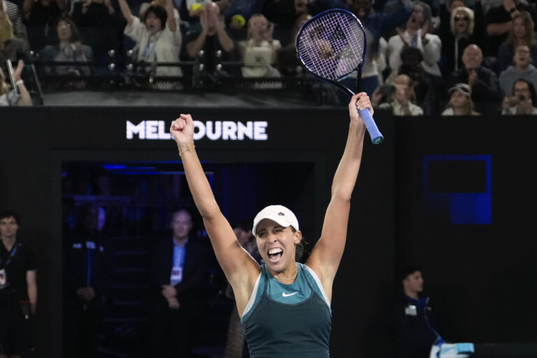 Madison Keysová po finálovom zápase ženskej dvojhry na grandslamovom turnaji Australian Open  FOTO TASR/AP